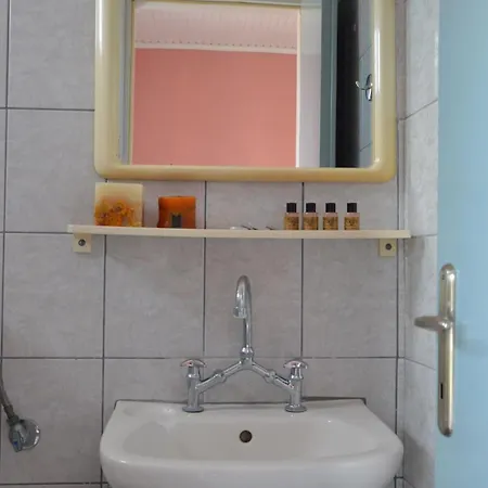 Asteri's Summer Apartman